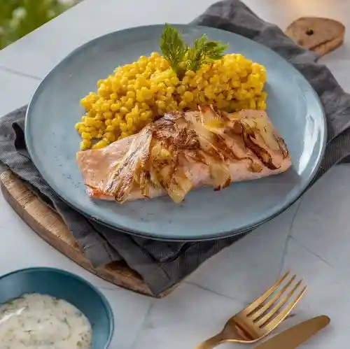 Filete De Salmón Con Cremoso De Couscous Tremus