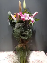 Bouquet De Lilium Oriental Y Girasoles