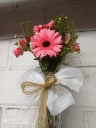 Florero De Gerberas
