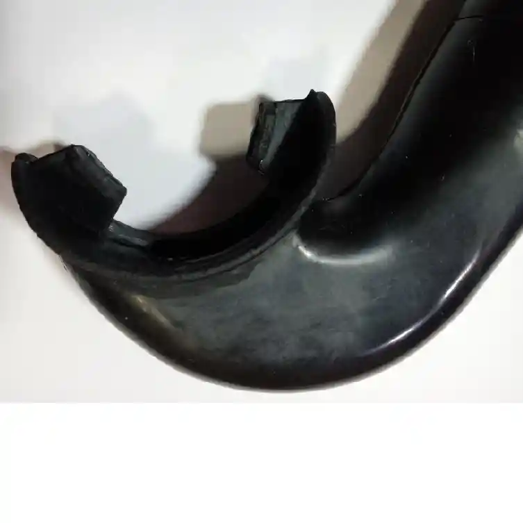 Snorkel Dive Negro Top Rojo S-260 Goma 37cms 150grs