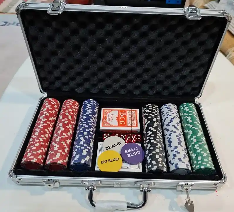 Juego Poker Maleta Lujo 300pc