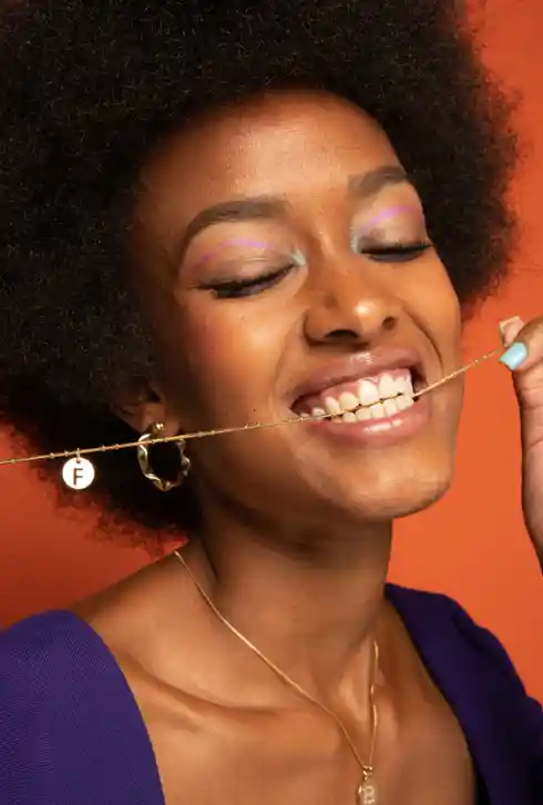 Collar Oro Inicial 1cm Letra J Para Mujer - Cantarina Joyas