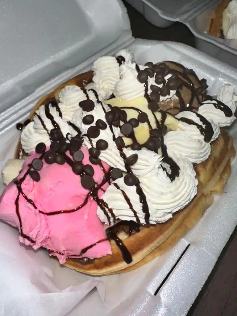 Waffle Banana Split