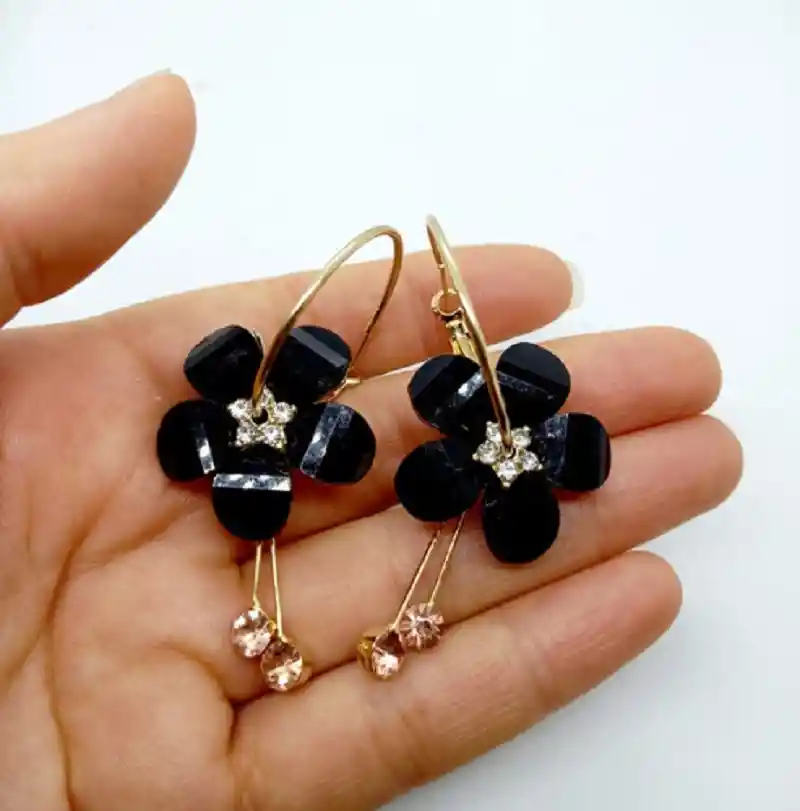 Aro Flor Coreana Cristal Pendientes Negro