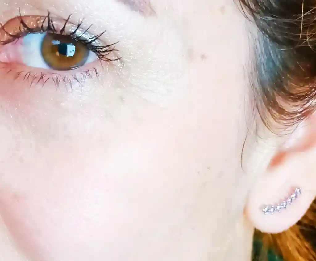 Pendientes Curvos Zirconio Lila Hipoalergénicos Con Tapa De Seguridad Piercing Helix