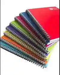 Cuaderno Univ. 100 Hojas Liso Tapa Dura Espiral 7mm Color Surtido