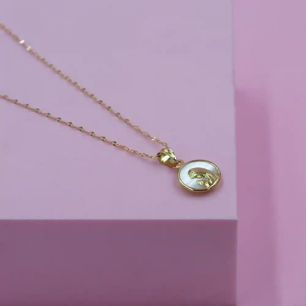 Conjunto Virgen Niña 12mm Oro 18k Nácar