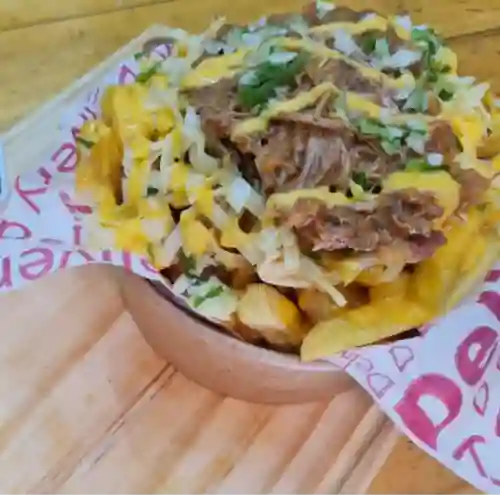 Papas Mechada, Queso y Ciboulette (chic)