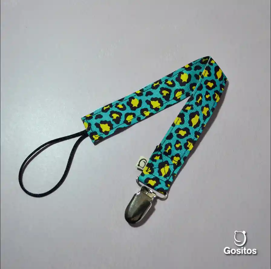 Porta Chupete Animal Print Verde