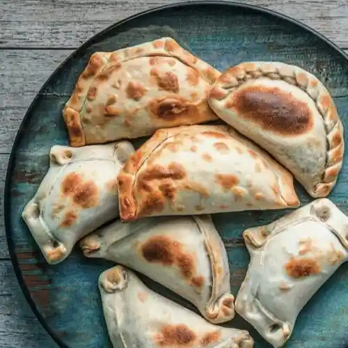 Empanadas Argentinas Solo Carne