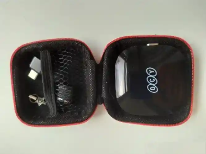 Estuche Para Audífonos U Otros Usos Bolso Case Auriculares Ecocuero Rigido Duro Resistente Cuadrado Mediano