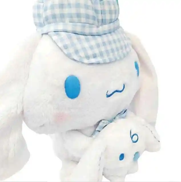 Peluche Cinnamoroll De 22cm (serie Gingham Paperboy)