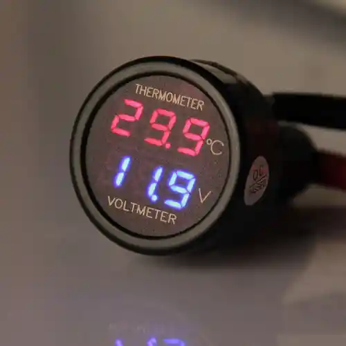 Voltimetro Led Tester Para Batería Y Cargador Ultra Rápido 2 Usb 3.1 A, Basico Redondo Negro