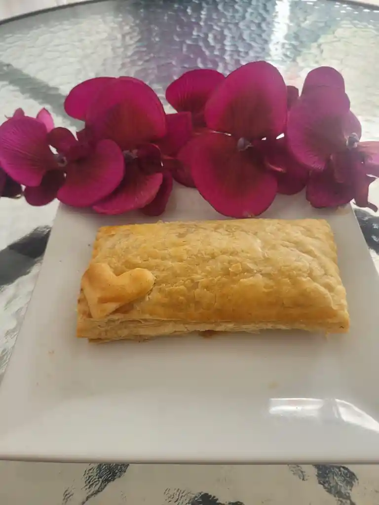 Empanada Masa De Hoja Espinaca Con Queso