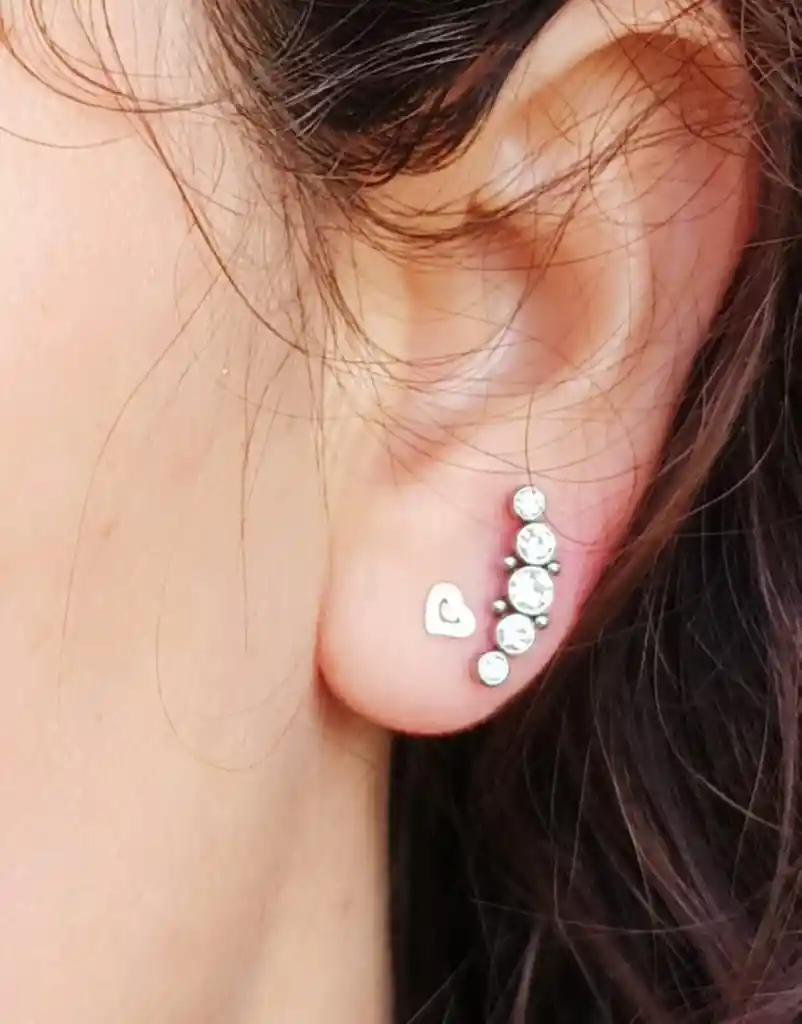 Piercing Oreja Tragus Conch Labret Modelo Luna Menguante Hipoalergenico Unidad