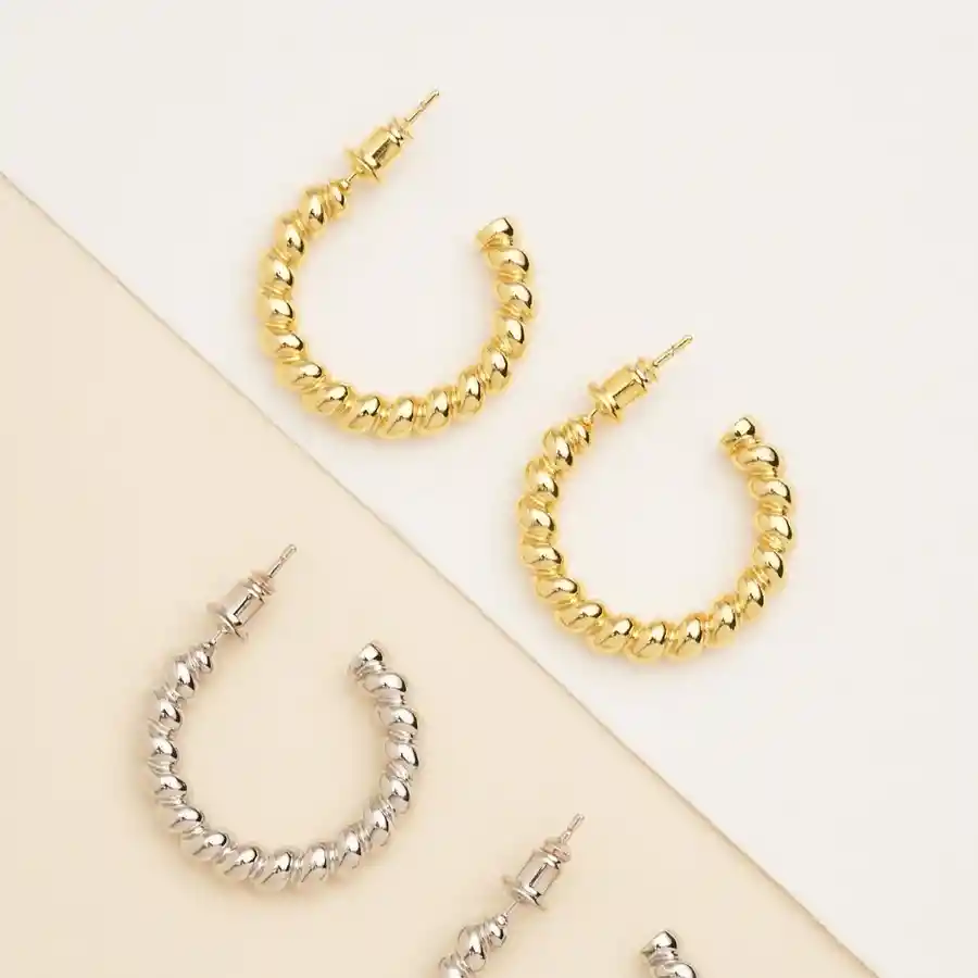 Argollas Nora Bañadas En Oro Blanco