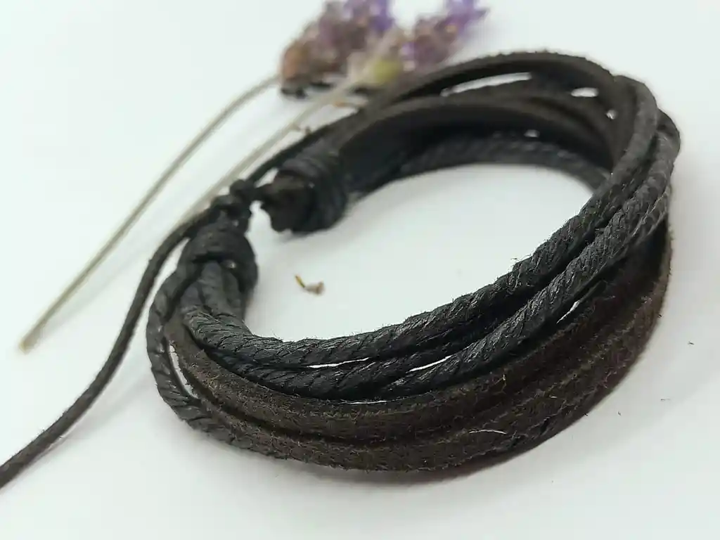 Pulsera De Cuero Y Cuerda Trenzada Negra Ajustable