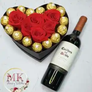 Box Corazón 15 Bombones Y 6 Rosas Más Vino 750cc