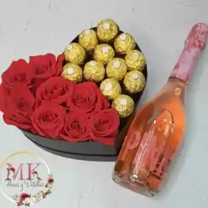 Box Corazón Rosas Mitad Bombones Y Espumante Pink 750cc