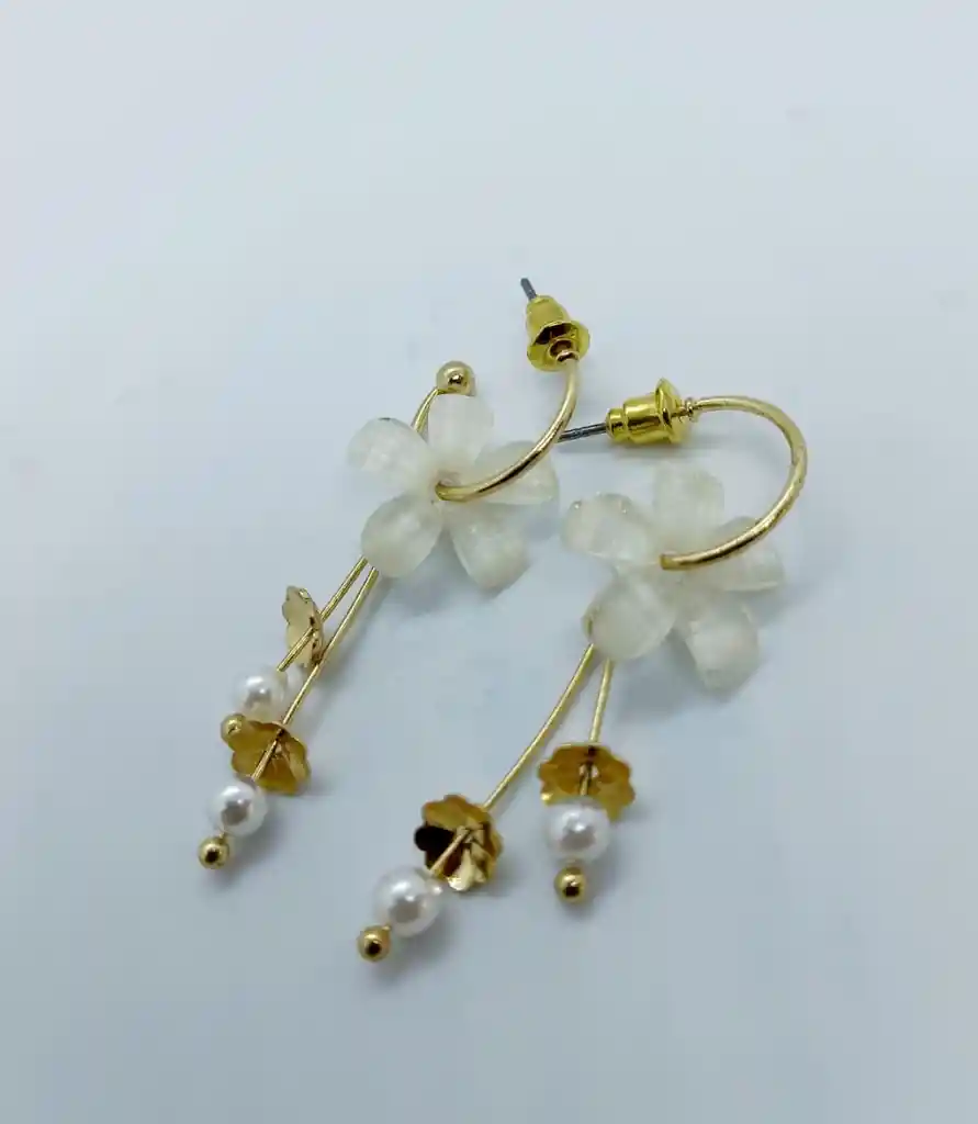 Aros Estilo Coreano Flor Blanca Cristal Dorado Mujeres Niñas