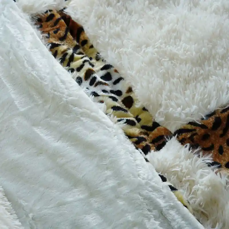 Cobertor Cubrecama Con Chiporro 2 Plazas Animal Print