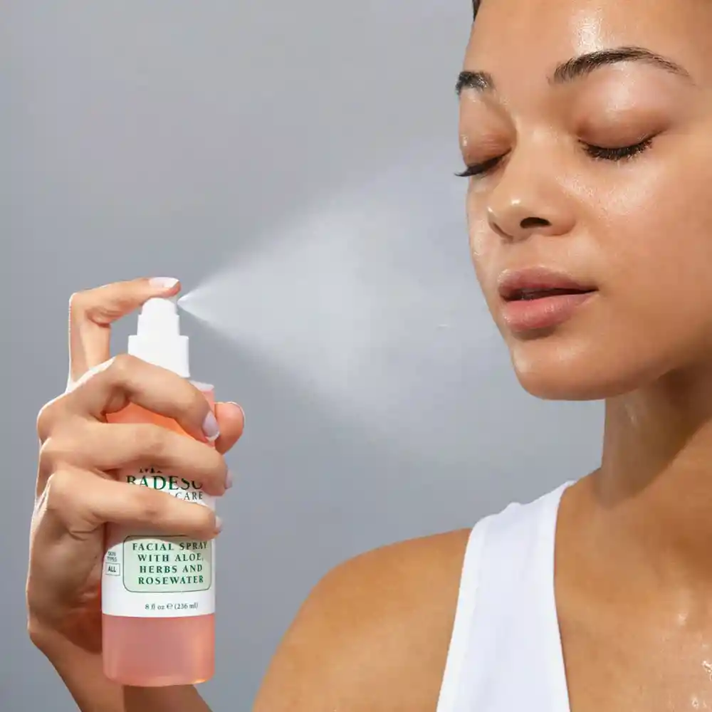 Bruma Facial Aloe Vera, Plantas Aromáticas Y Agua De Rosas 236 Ml