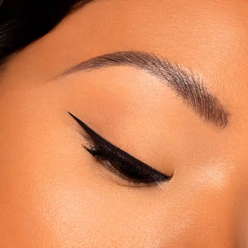 Delineador De Ojos Líquido Lash Illusion Eye Booster Waterproof