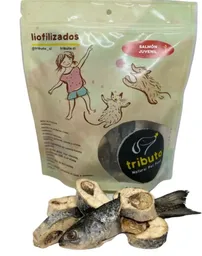 Tributo - Salmon Juvenil - Salmon Entero Trozado Crudo Liofilizados Para Perros Y Gatos 100 G