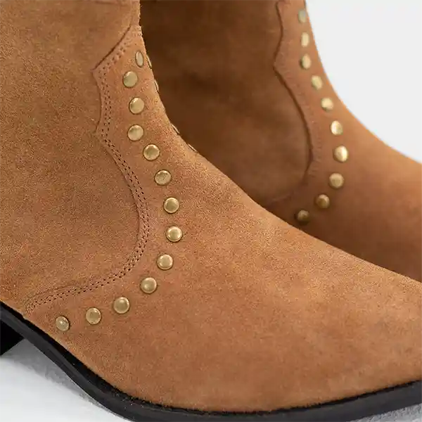 Botín Café Tachas 38