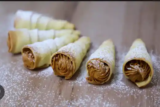 Cachitos Rellenos De Manjar