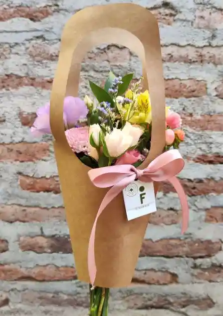 Carterita De Flores Frescas. Especial Día De Las Madres