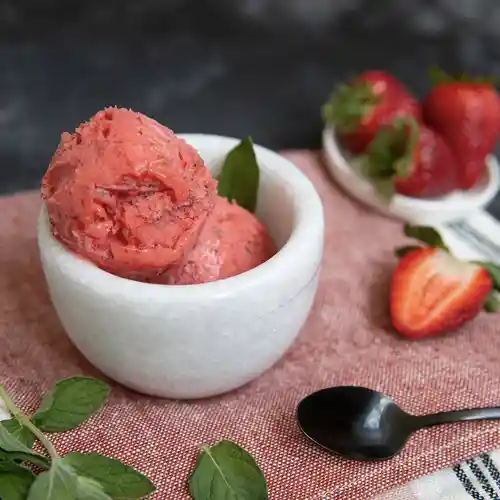 Helado Agua Frutilla Menta Dmr Pote 500 Ml
