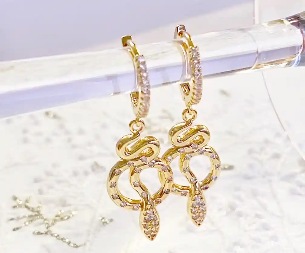 Aros Oro Argollas Serpiente Con Zircones