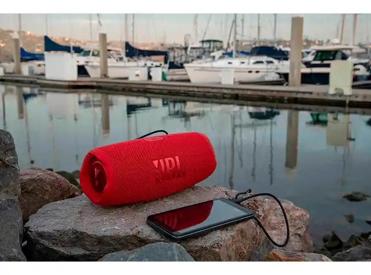 Parlante Bluetooth Jbl Charge 5 Rojo.