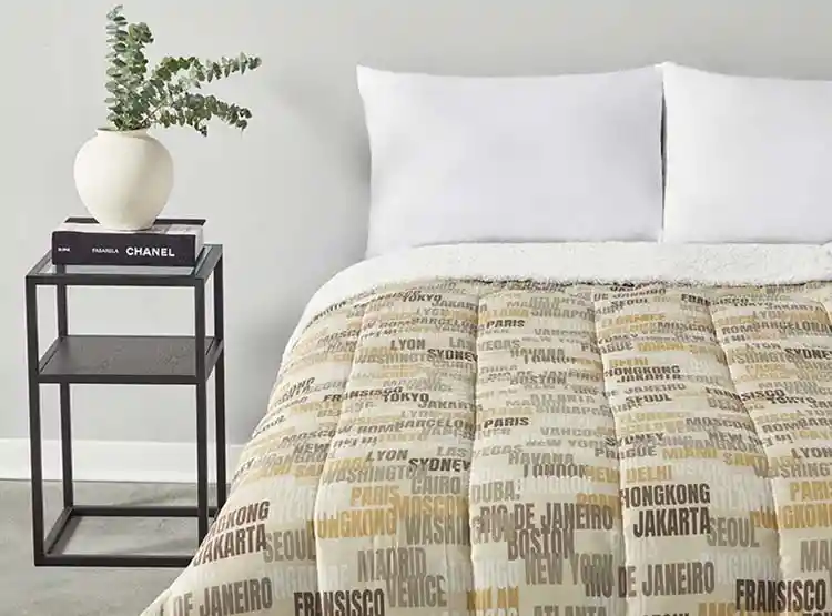 Plumon Ripley Home Sherpa Letras Taupe 1.5 Pl