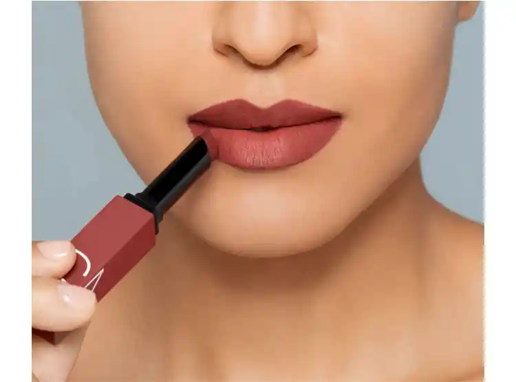 Labial Nas Powermatte Lipstick