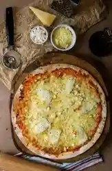 Pizza Masa Madre 4 Quesos 30 Cms