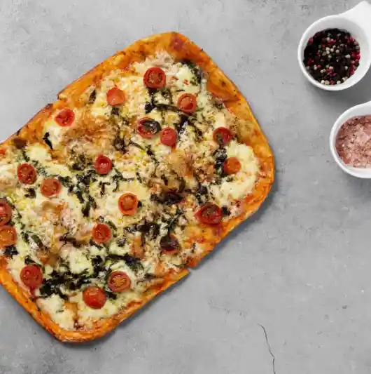 Pizza Tomate Palmito Alcachofa Familiar Estuche