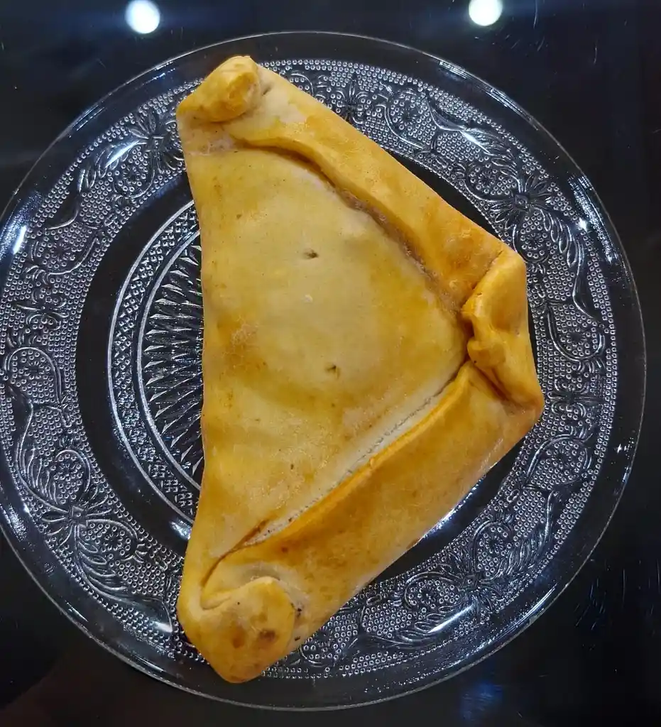 Empanada Carne Queso