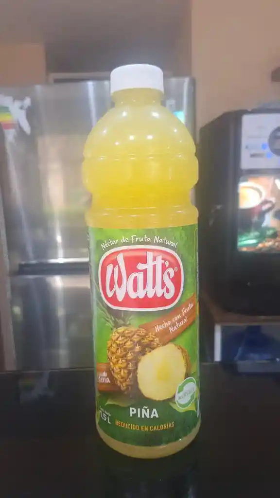 Jugo Piña Watts