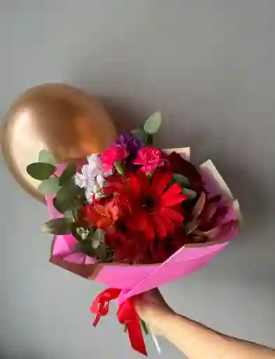 Oferta Ramo Pequeño Flores Rojas Con Globo