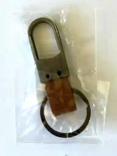 Llavero Metalico Cuero Cafe Claro