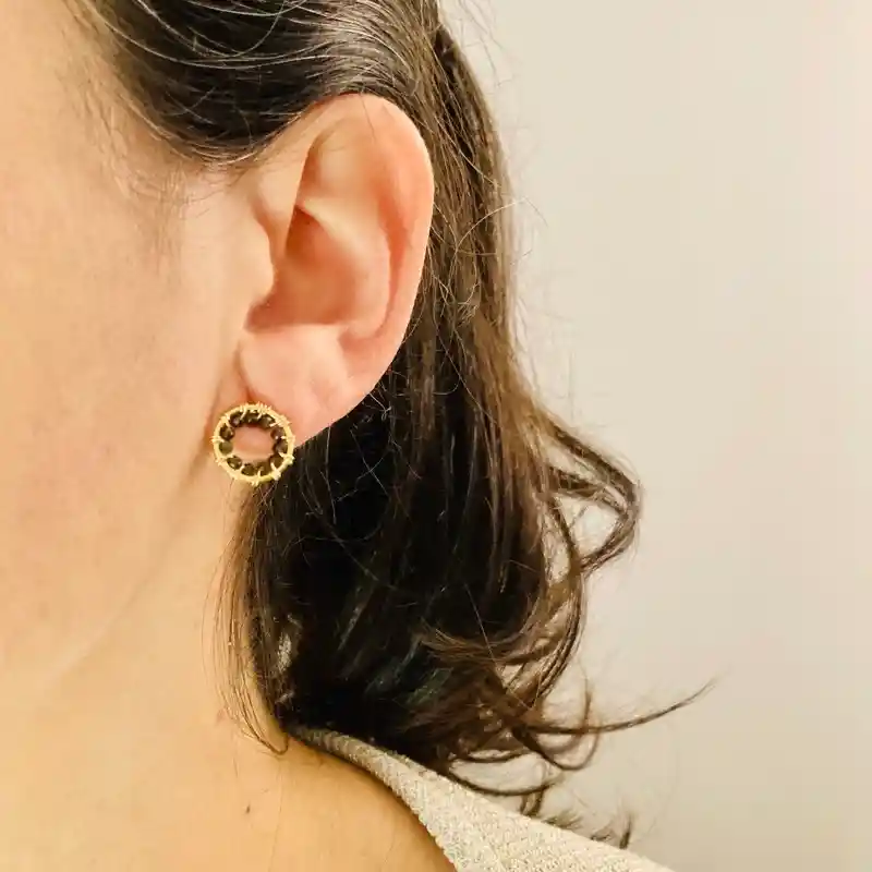 Aros "botón Negro"