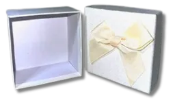 Cajita De Regalo Blanco Para Joyas Con Lazo (9.5x9.5 Cm) Para Regalo