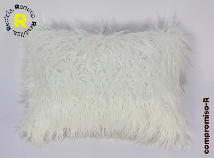 Cojin Peludo 35x50 Ivory.