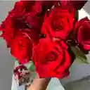 Oferta! Ramo De 12 Rosas Rojas Y Cajita De Bombones