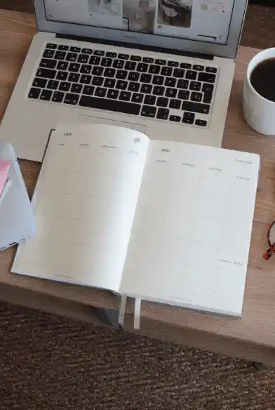 Daily Planner Red Pink