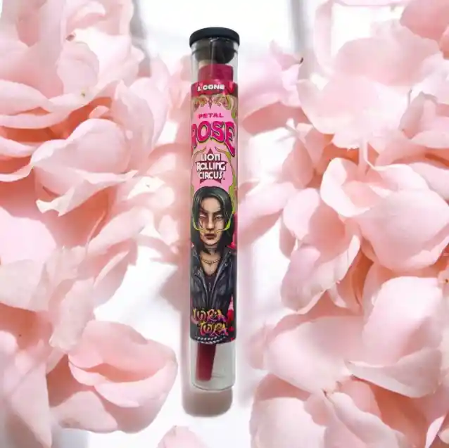Cono De Petalos De Rosa Lion Rolling Circus