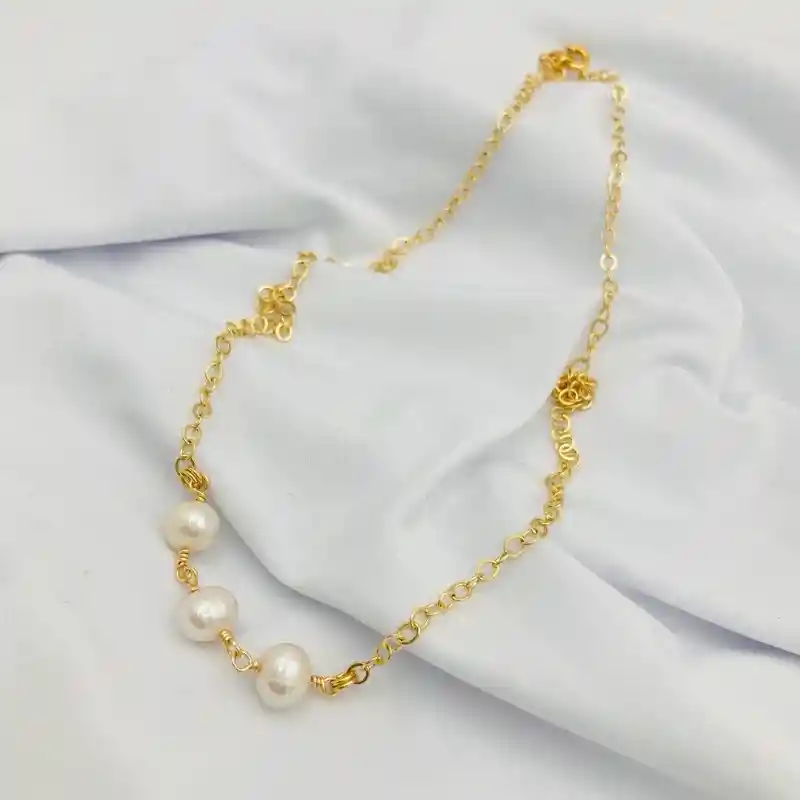Collar Cadena Dorada Con Perlas