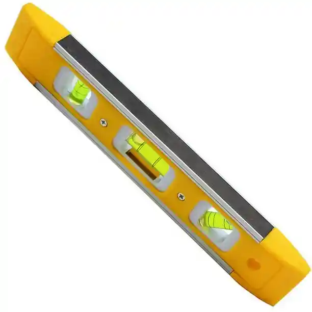 Nivel De Agua 9'' Plastico Con Magnetico Makawa